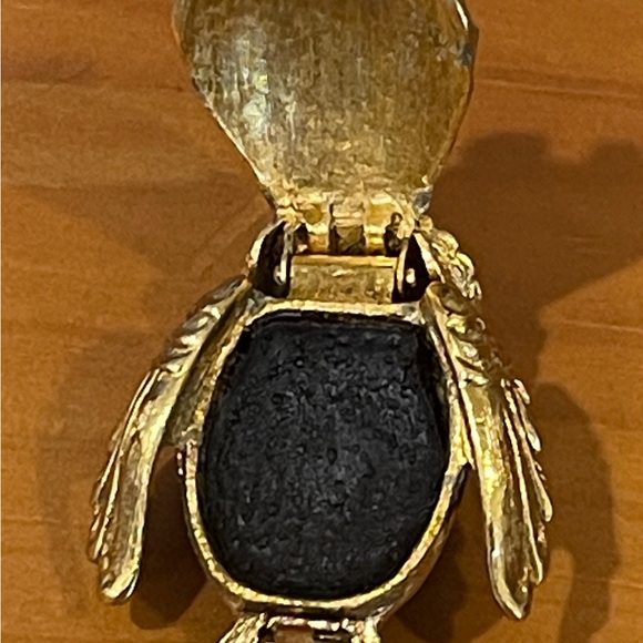 Vintage Gold Tone Vonda Owl Solid Perfume Brooch or Pendant - Picture 6 of 6